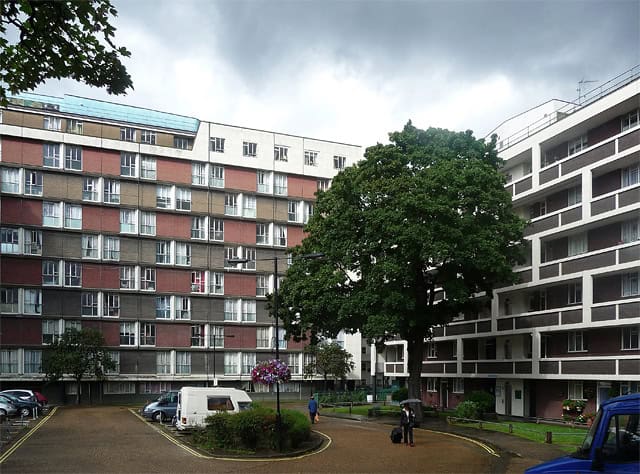 Private Housing Market Shifts: How Falling Prices And Sales Volume Signal A Buyer'S Market In Singapore 3 Private Housing Market Shift